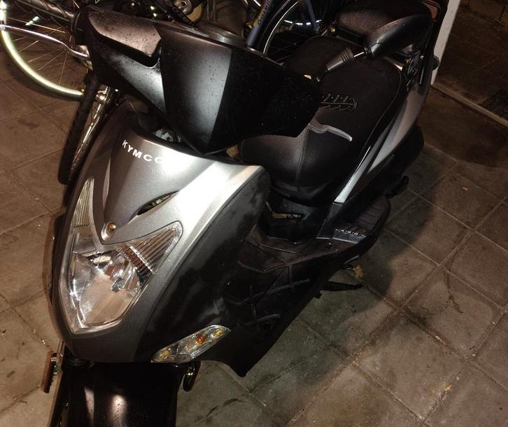 Kymco agility 50 scooter Blauw kenteken, Fietsen en Brommers, Scooters | Kymco, Gebruikt, Agility, Benzine, Ophalen