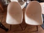 GRATIS: Witte IKEA kuipstoel 2 stuks, Huis en Inrichting, Stoelen, Ophalen, Zo goed als nieuw, Wit, Twee