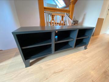 Metalen tv kast beschikbaar voor biedingen