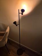 Staande zwarte lamp., Huis en Inrichting, Lampen | Vloerlampen, Ophalen, Zo goed als nieuw, 150 tot 200 cm