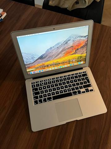 Apple Macbook Air (2014) 13’ 250gb i5 4gb geheugen beschikbaar voor biedingen