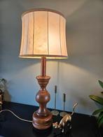 Zeer grote houten vintage tafellamp  met leren kap., Ophalen of Verzenden, Gebruikt, 50 tot 75 cm