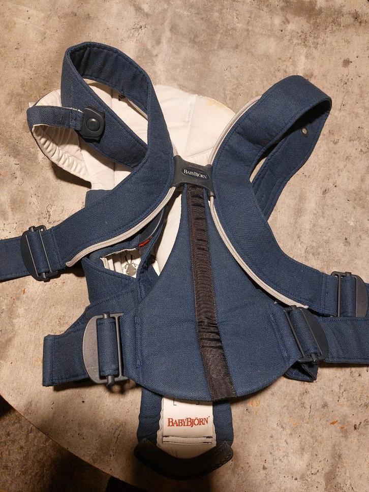 Babydrager - Harnas - Baby Björn, Kinderen en Baby's, Babydragers en Draagdoeken, Zo goed als nieuw, Harnas, Buik, Baby Björn