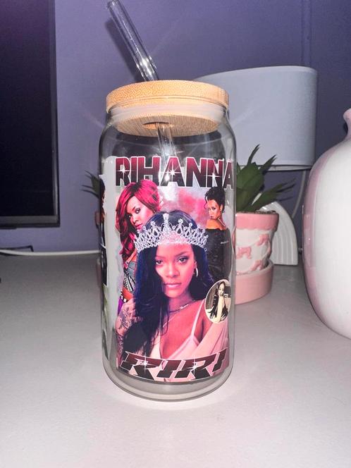 Rihanna Beker, Verzamelen, Spaarpotten, Zo goed als nieuw, Overige thema's, Overige materialen, Ophalen of Verzenden