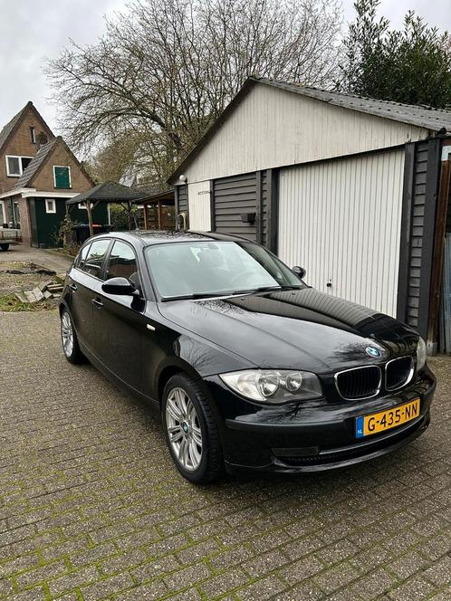 BMW 1-Serie 1.6 116i 2007 Zwart | APK t/m nov 2025, Auto's, BMW, Particulier, 1-Serie, Benzine, D, Hatchback, Handgeschakeld, Geïmporteerd