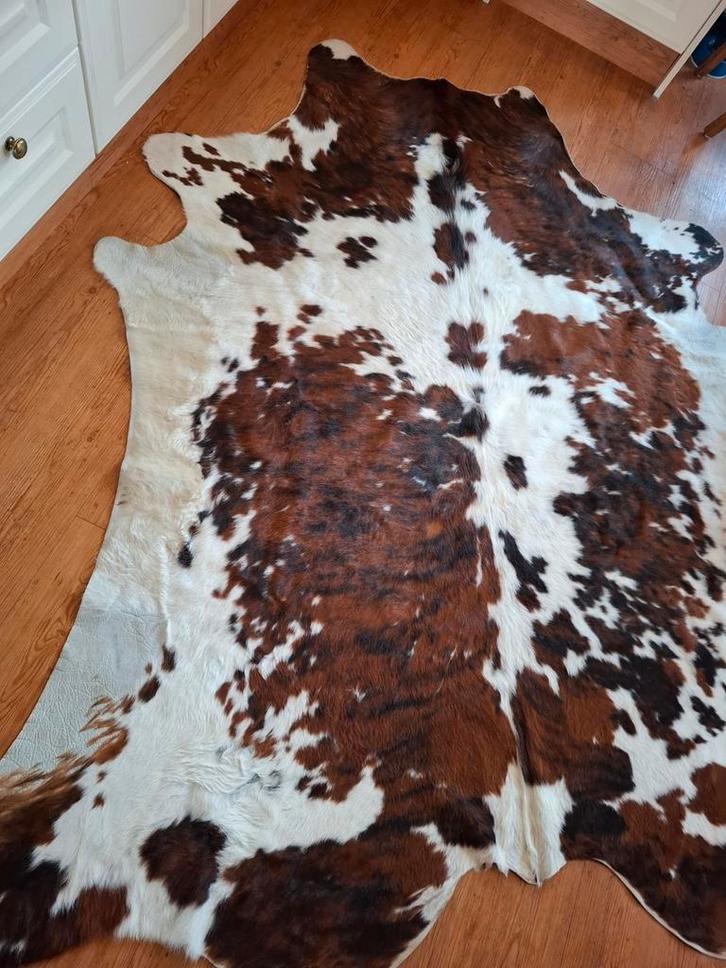 Prachtig Koeienhuid Vloerkleed, Huis en Inrichting, Stoffering | Tapijten en Kleden, Gebruikt, 150 tot 200 cm, 200 cm of meer