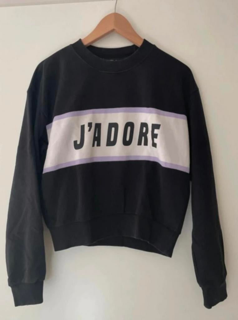 Zwarte sweater met 'J'adore' print - Maat S, Kleding | Dames, Ophalen of Verzenden, Zo goed als nieuw, Maat 36 (S), Zwart