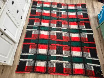 Prachtige zwart wit groen rode vintage wollen deken, 205x160 beschikbaar voor biedingen