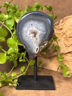 Agaat geode op standaard, Verzamelen, Mineralen en Fossielen, Ophalen of Verzenden, Mineraal