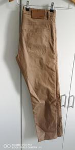 Hugo Boss 32, Bruin, Maat 48/50 (M), Ophalen of Verzenden, Zo goed als nieuw