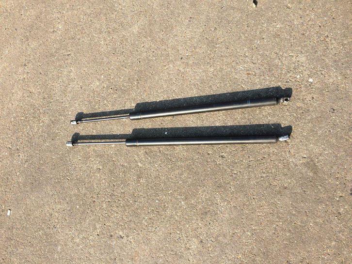 Volkswagen T5 achterklep gasdempers, Auto-onderdelen, Carrosserie en Plaatwerk, Volkswagen, Gebruikt, Ophalen of Verzenden