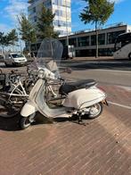 Vespa primavera Wit Bwjr. 2015, Fietsen en Brommers, Gebruikt, Ophalen of Verzenden, Benzine, Vespa