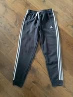 Zwarte Adidas joggingbroek maat 164. Kleurecht!, Gebruikt, Ophalen of Verzenden, Broek, Adidas