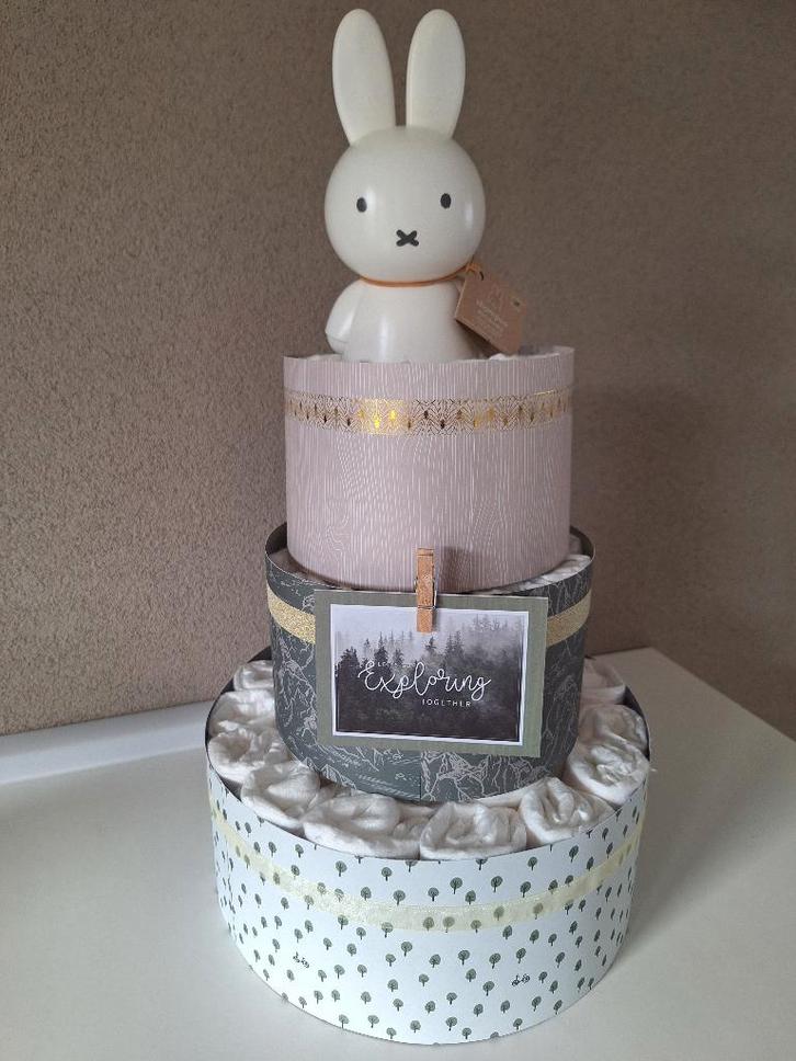 Luiertaart drielaags - Groen avontuur, Kinderen en Baby's, Kraamcadeaus en Geboorteborden, Nieuw, Kraamcadeau, Ophalen of Verzenden