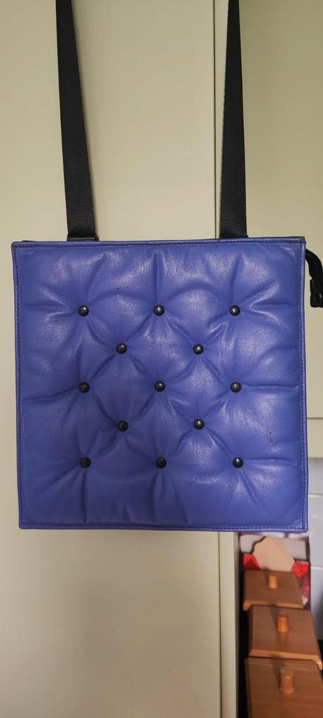 Maria Hees lavendelkleurige leren rugzak/schoudertas 25x25, Sieraden, Tassen en Uiterlijk, Tassen | Schoudertassen, Zo goed als nieuw