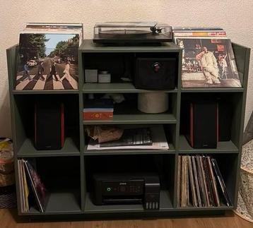 Platenmeubel - platenkast beschikbaar voor biedingen