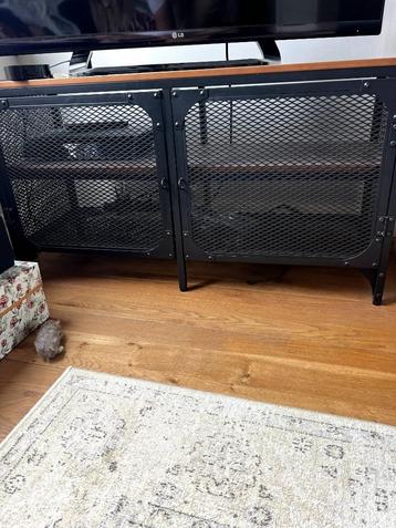 TV cabinet  beschikbaar voor biedingen