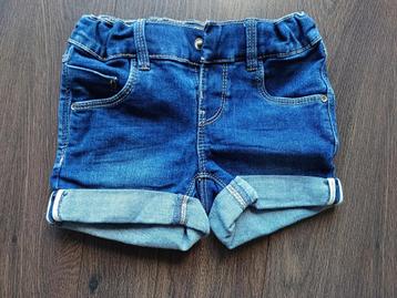 Denim shorts beschikbaar voor biedingen