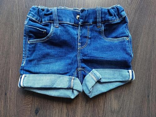 Denim shorts, Kinderen en Baby's, Kinderkleding | Maat 98, Zo goed als nieuw, Meisje, Broek, Ophalen of Verzenden