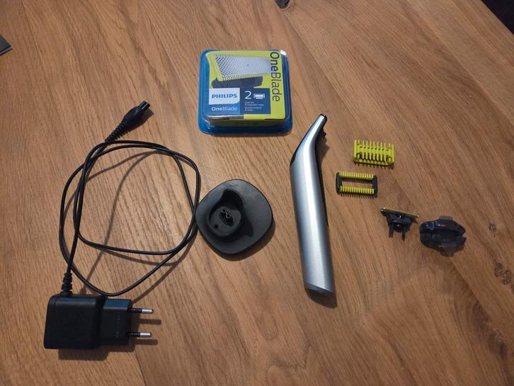 Philips Norelco OneBlade + Extra's, Witgoed en Apparatuur, Persoonlijke-verzorgingsapparatuur, Zo goed als nieuw, Scheren en Epileren