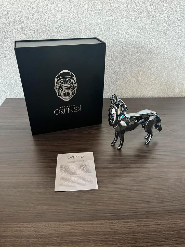 Orlinski Wolf Spirit - Parelgrijs, Antiek en Kunst, Kunst | Beelden en Houtsnijwerken, Ophalen of Verzenden