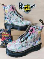 Dr. Martens Sinclair Beige, Floral Mash Up Maat: 43 UK9, Kleding | Dames, Schoenen, Nieuw, Lage of Enkellaarzen, Beige, Ophalen of Verzenden