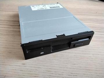 Zwart diskettestation voor 1.44mb diskettes beschikbaar voor biedingen