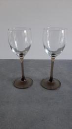 Mooie glazen wijnglazen met bruin taupe rookglas voet, Antiek en Kunst, Antiek | Glas en Kristal, Ophalen of Verzenden