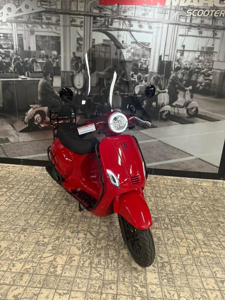 Marengo V-Line Full Options ( Snorscooter ), Fietsen en Brommers, Scooters | Vespa, Zo goed als nieuw, Overige modellen, Benzine