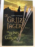 John Flanagan: De grijze jager- De ruïnes van Gorlan, Boeken, Ophalen of Verzenden, Gelezen