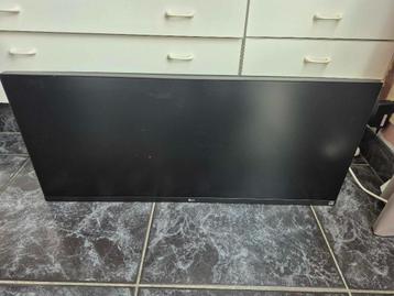 Computerscherm beschikbaar voor biedingen