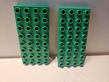 2 Groene Lego Duplo Bouwplaten 8x4 beschikbaar voor biedingen