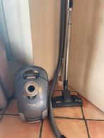 miele stofzuiger 300 tot 1800 watt, Ophalen of Verzenden, Zo goed als nieuw
