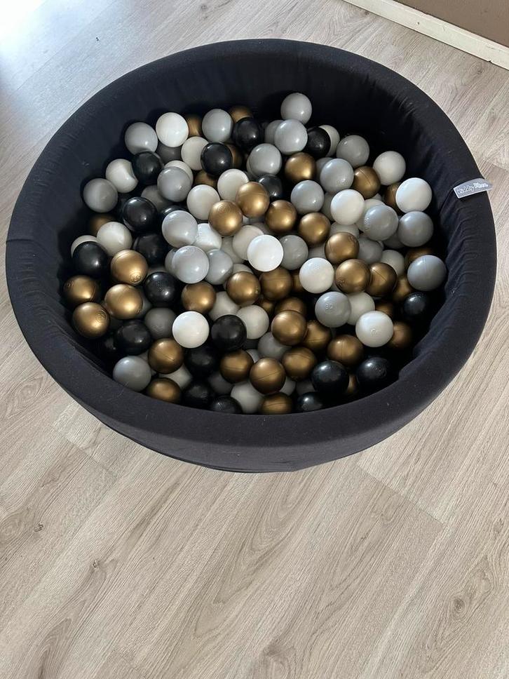 KiddyMoon Ballenbak met ballen – zwart/grijs/goud/wit, Kinderen en Baby's, Speelgoed | Overig, Zo goed als nieuw, Jongen of Meisje