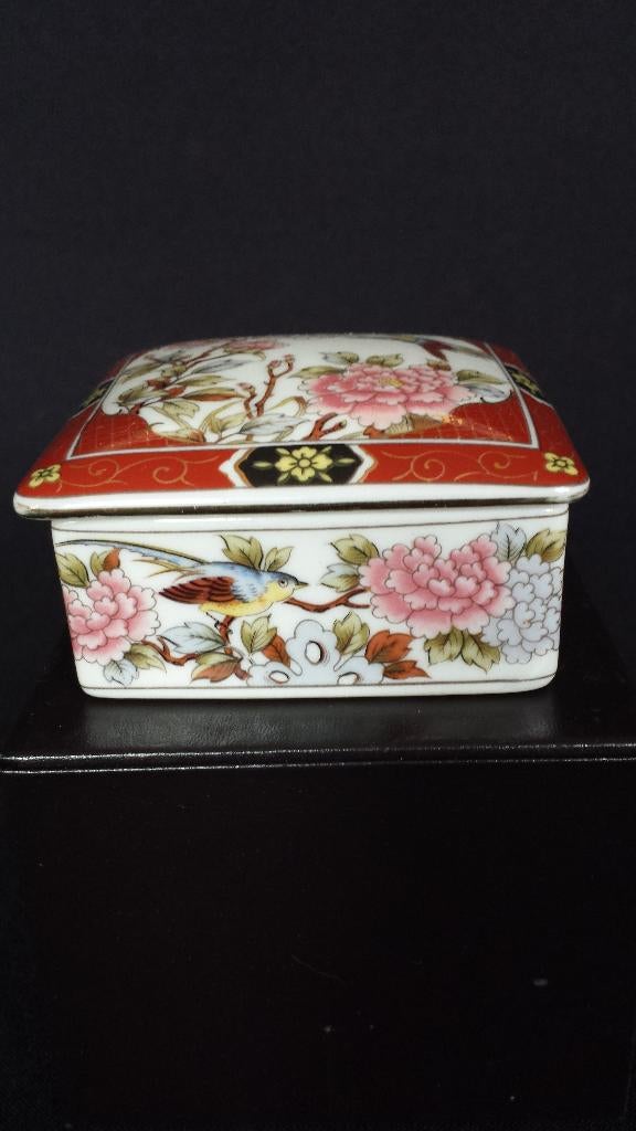 Porseleinen DEKSEL-DOOSJE met CHINESE Afbeelding 7x7cm NIEUW, Ophalen of Verzenden, Nieuw, Porselein, Overige typen