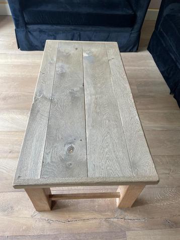 Eiken salontafel beschikbaar voor biedingen