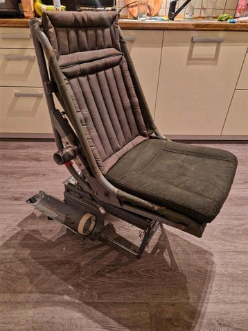 2 cockpit stoelen luchtmacht beschikbaar voor biedingen