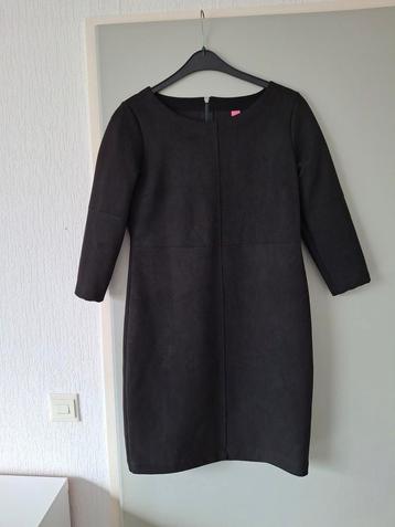 Zwarte Jurk - Stijlvol & Comfortabel beschikbaar voor biedingen