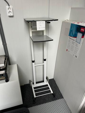 Orbis projectiewagen kort gebruikt en in zeer goede staat. beschikbaar voor biedingen