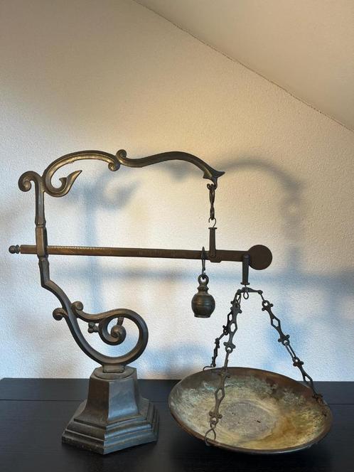 Antieke bronzen balansweegschaal – uniek decoratief stuk, Antiek en Kunst, Antiek | Koper en Brons, Brons, Ophalen