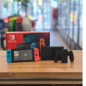 Nintendo Switch Spelcomputer - In Nette Staat beschikbaar voor biedingen