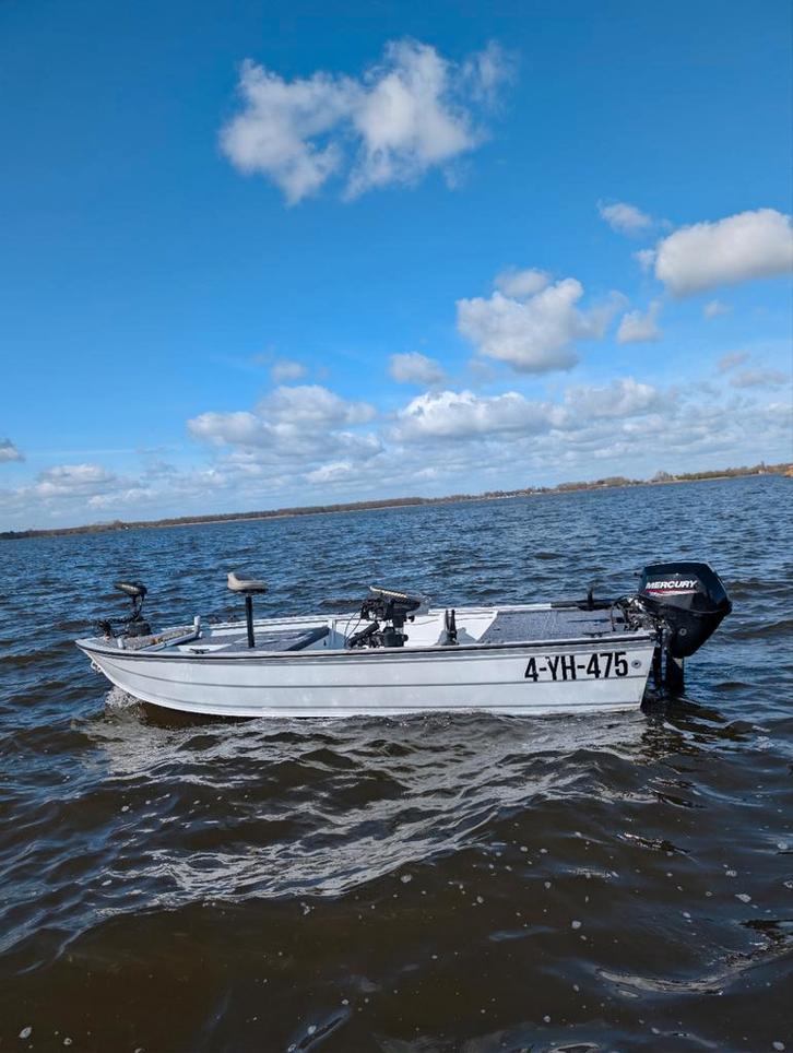 Alluminium visboot, Watersport en Boten, Vis- en Consoleboten, Zo goed als nieuw, 3 tot 6 meter, Benzine, Buitenboordmotor, Polyester