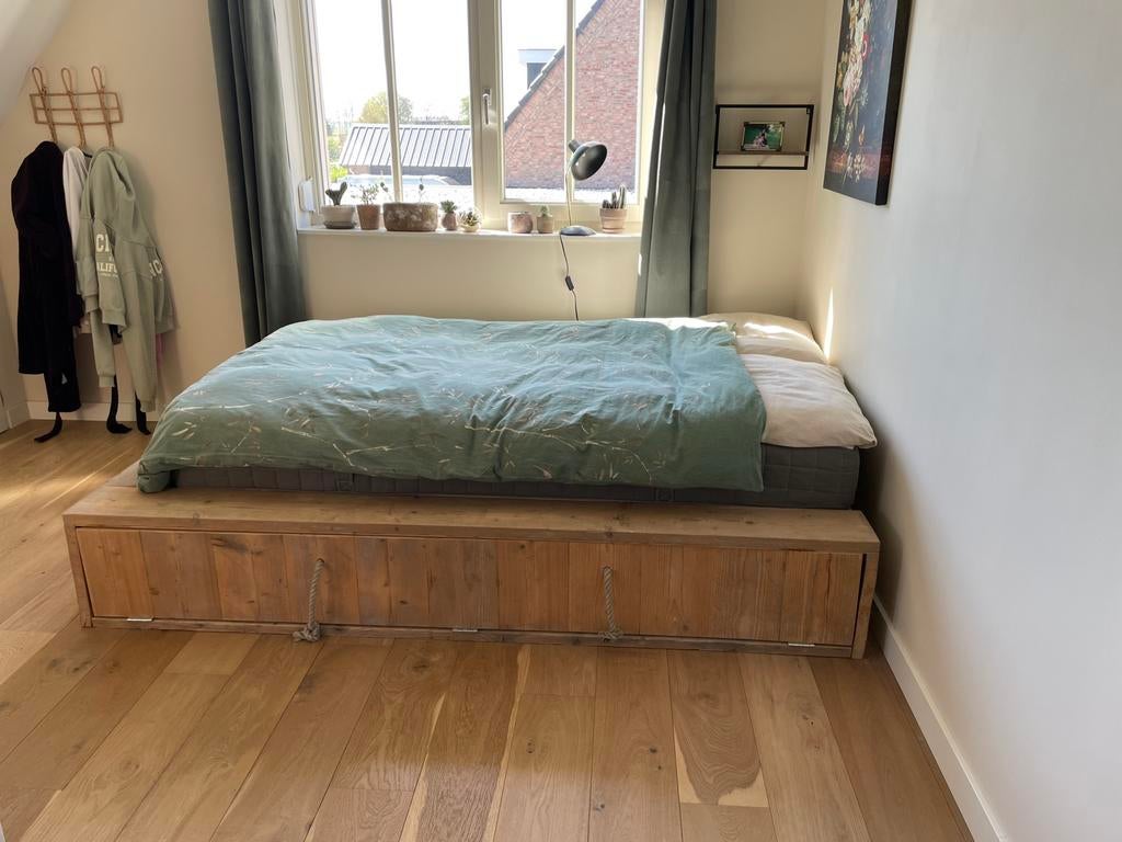 Bed van steigerhout inclusief lattenbodem, Ophalen, Gebruikt, Tweepersoons