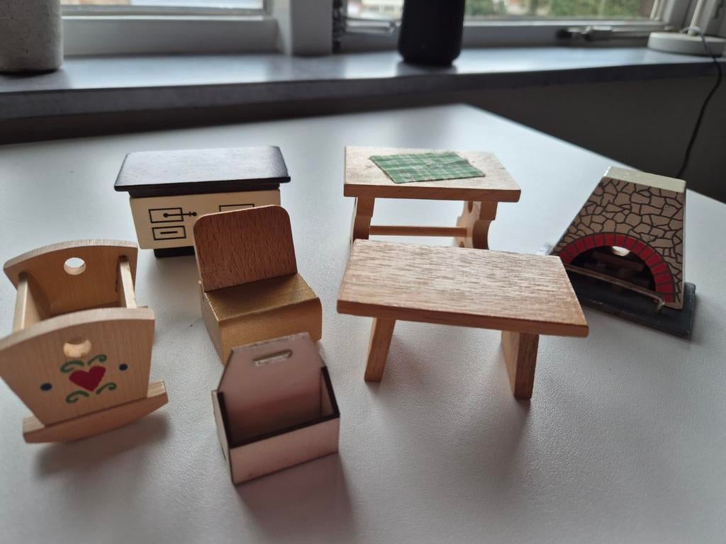 Lotje meubeltjes hout 1:16, Verzamelen, Ophalen of Verzenden, Gebruikt, Poppenhuis
