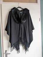 Nieuw! Zwarte poncho met imitatiebont kraag - C&A, C&A, Ophalen of Verzenden, Zo goed als nieuw