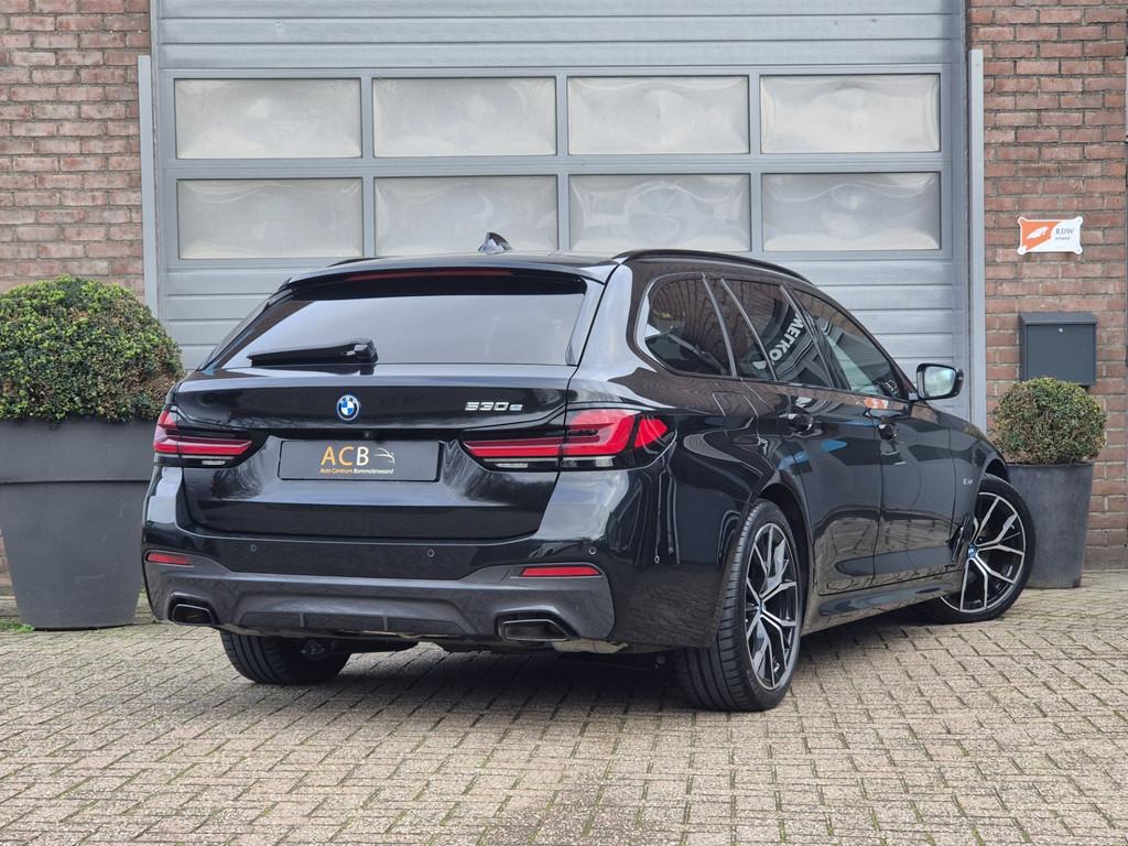 BMW 5 Serie 530 e M-Sport Hybride Schuifdak, Leder M-pakket, Auto's, Automaat, 1998 cc, Gebruikt, Zwart