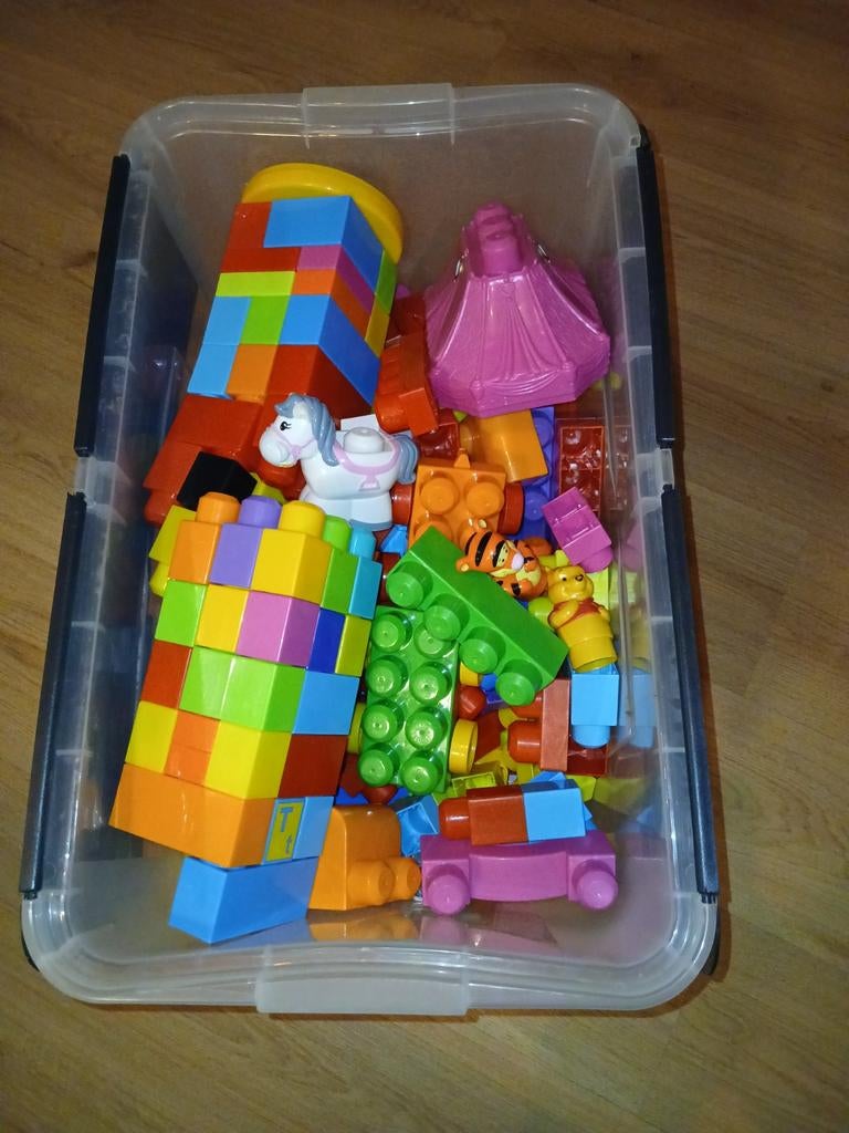 Grote bak met Duplo en vergelijkbare bouwstenen, Kinderen en Baby's, Speelgoed | Duplo en Lego, Ophalen