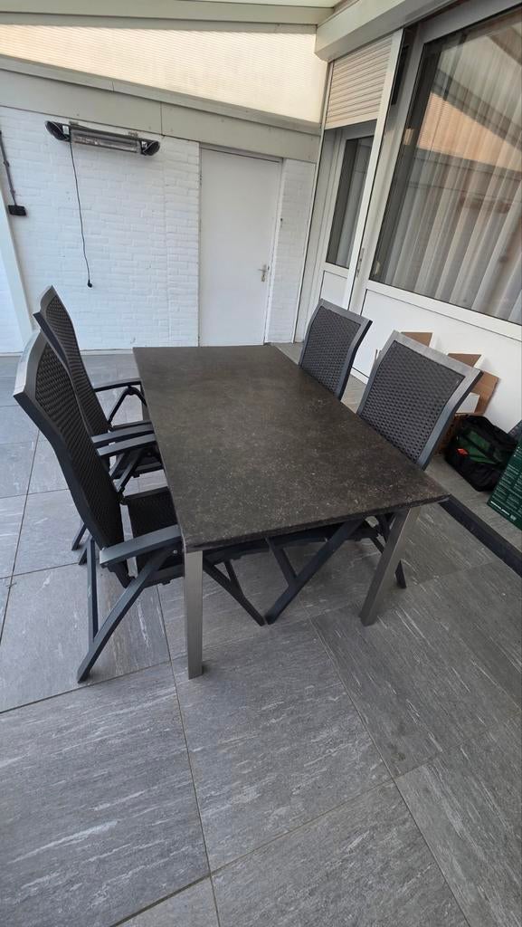 Blauwstenen tafel met 4 Bois Le Duc stoelen, Ophalen, Gebruikt