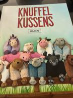 Haak boek knuffel kussens, Ophalen of Verzenden, Zo goed als nieuw