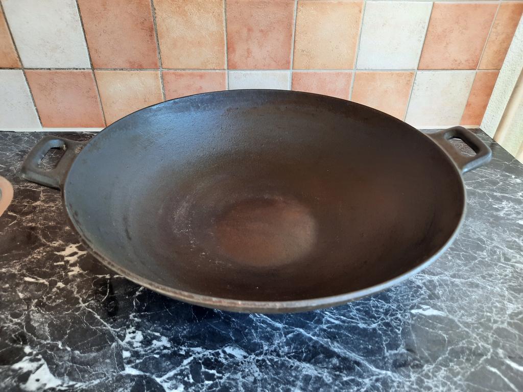 Gietijzeren wok, Ophalen, Gebruikt, Gietijzer, Wok